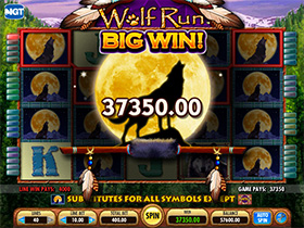 Wolf Run slots stacked wilds